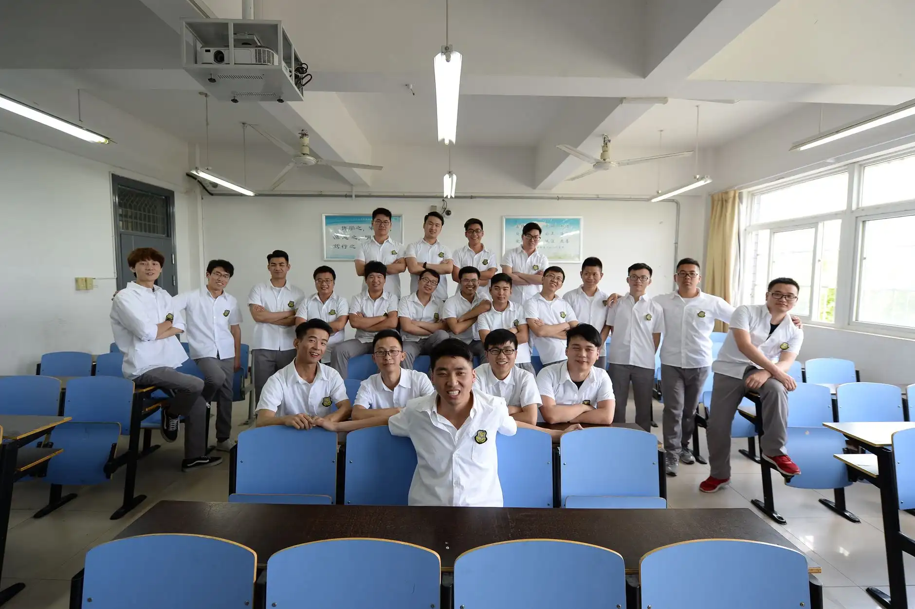深圳旺顺发电子科技手机壳产品材质与工艺技术解析