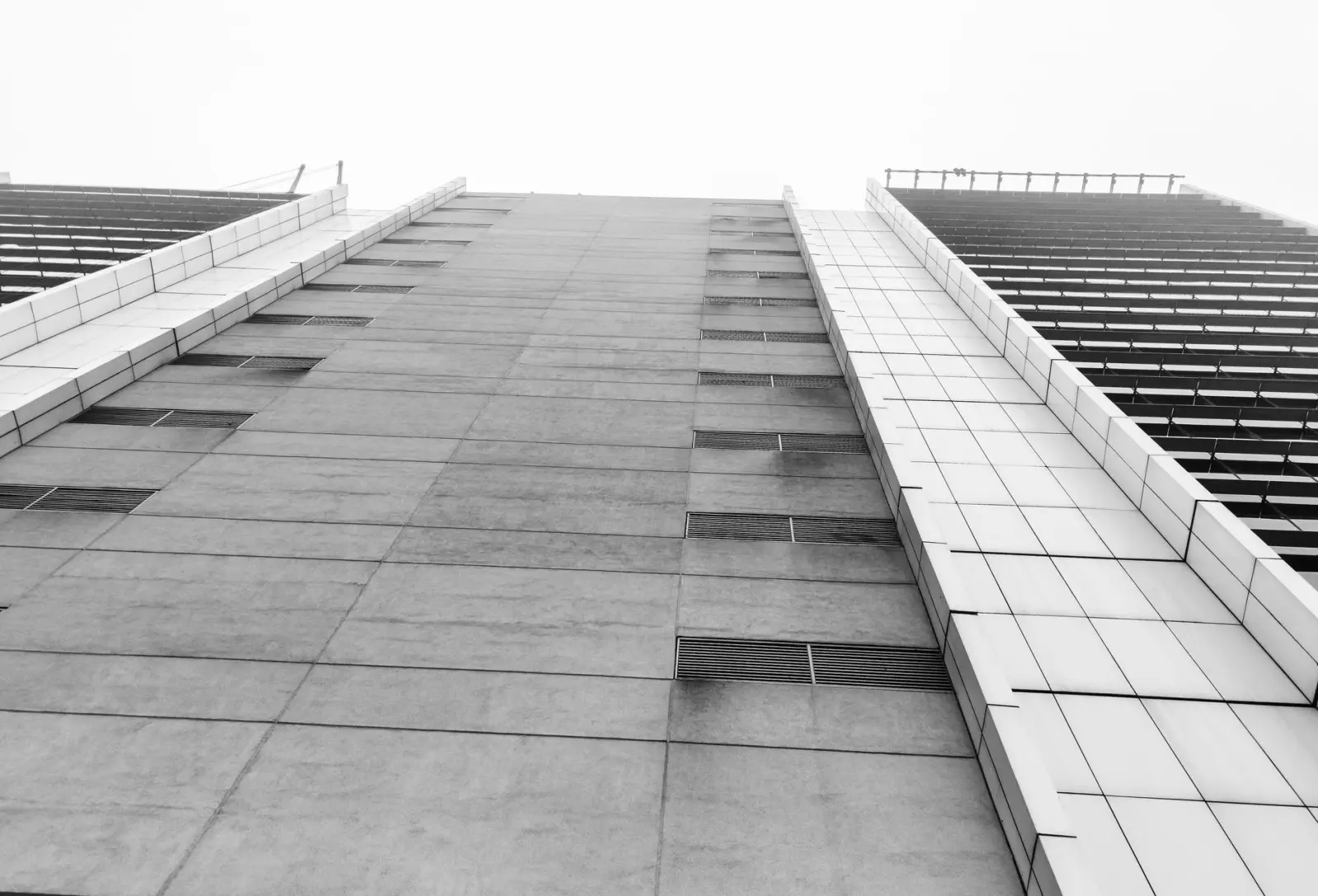 深圳旺顺发电子手机壳厂家TPU与PC材质工艺对比解析正文配图 1