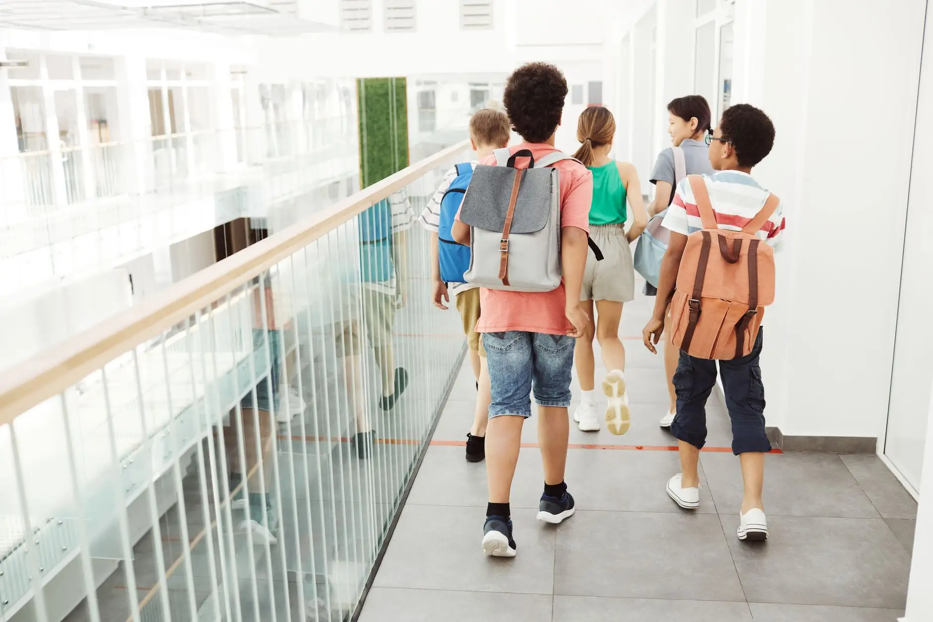 深圳旺顺发电子科技手机壳多材质工艺对比与选型指南