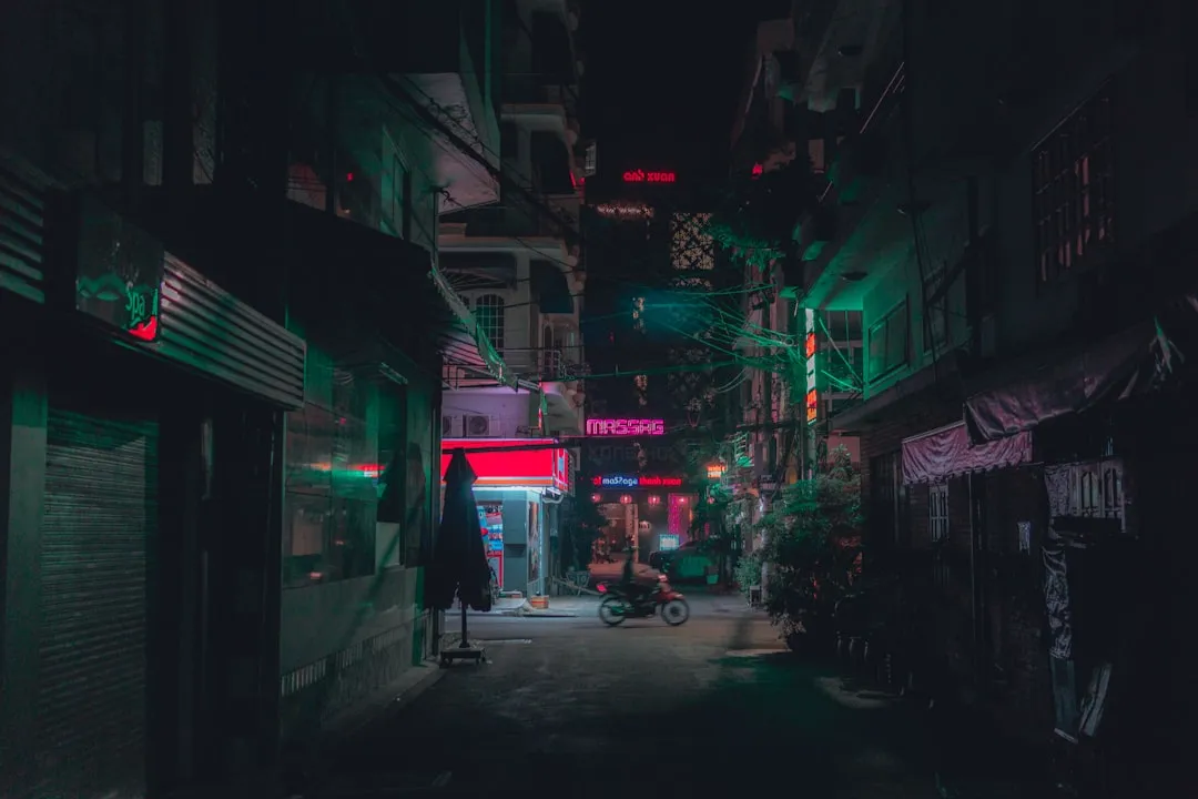 手机壳与手机配件选购指南：深圳电子企业的品质标准与款式趋势