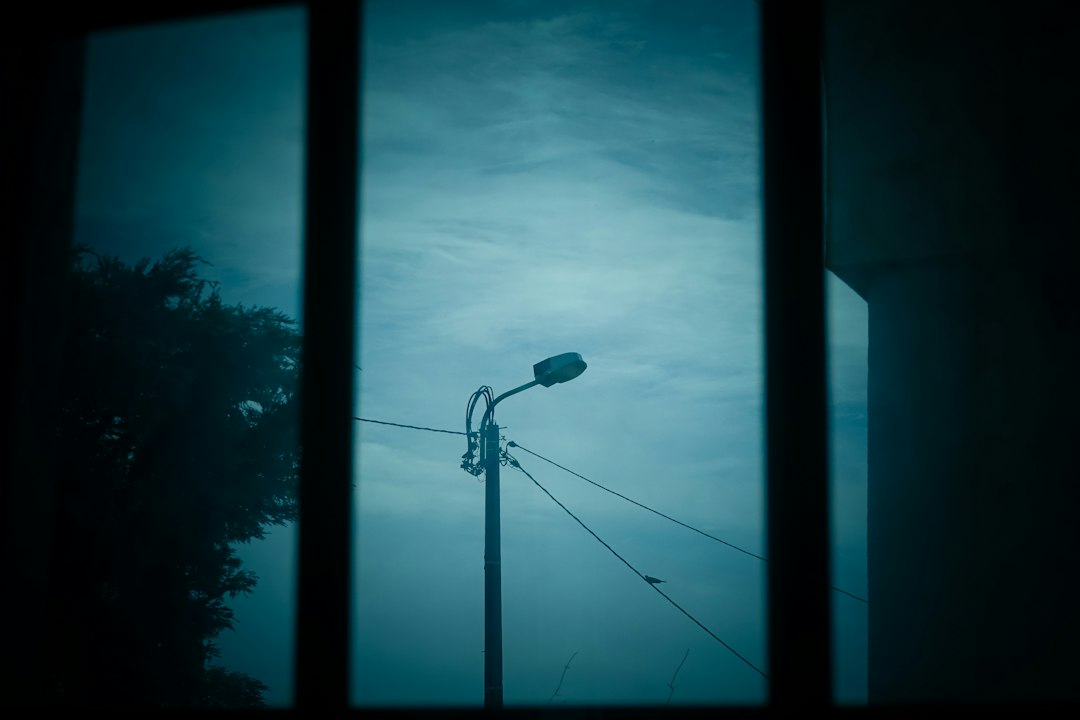 手机壳选购指南：电子产品保护与装饰的材质对比分析